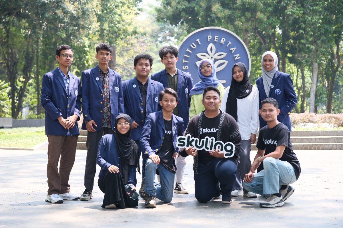 Tim Skuling bersama SkulChamps di IPB University