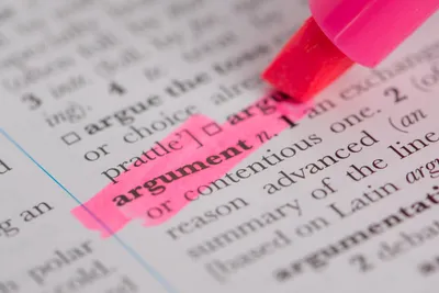 teks argumentasi