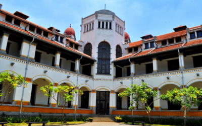 10+ PTN Terbaik di Jawa Tengah beserta Jurusan Favorit dan Biaya Kuliahnya