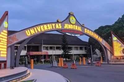 gerbang unsoed